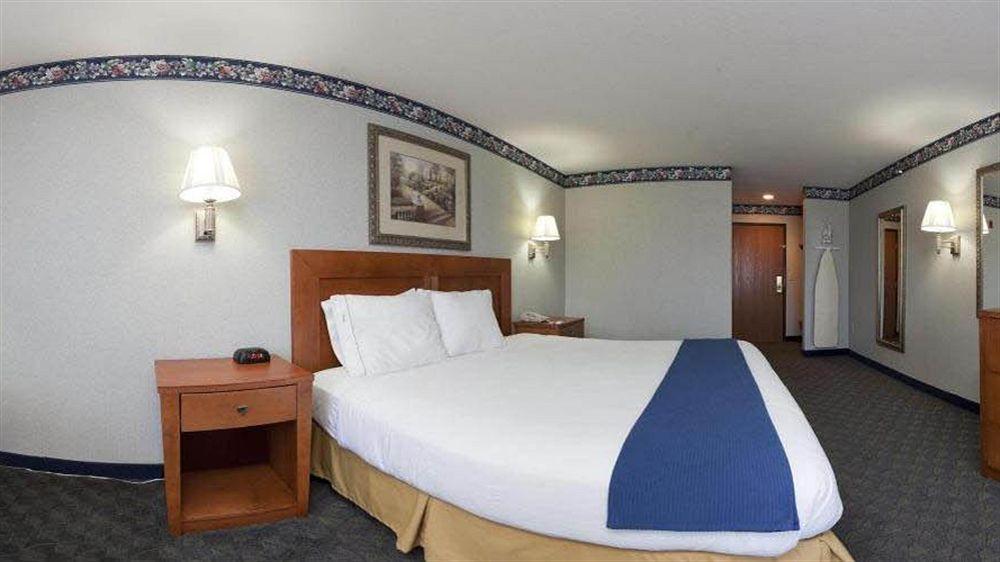 Comfort Inn & Suites Napoleon Exterior foto
